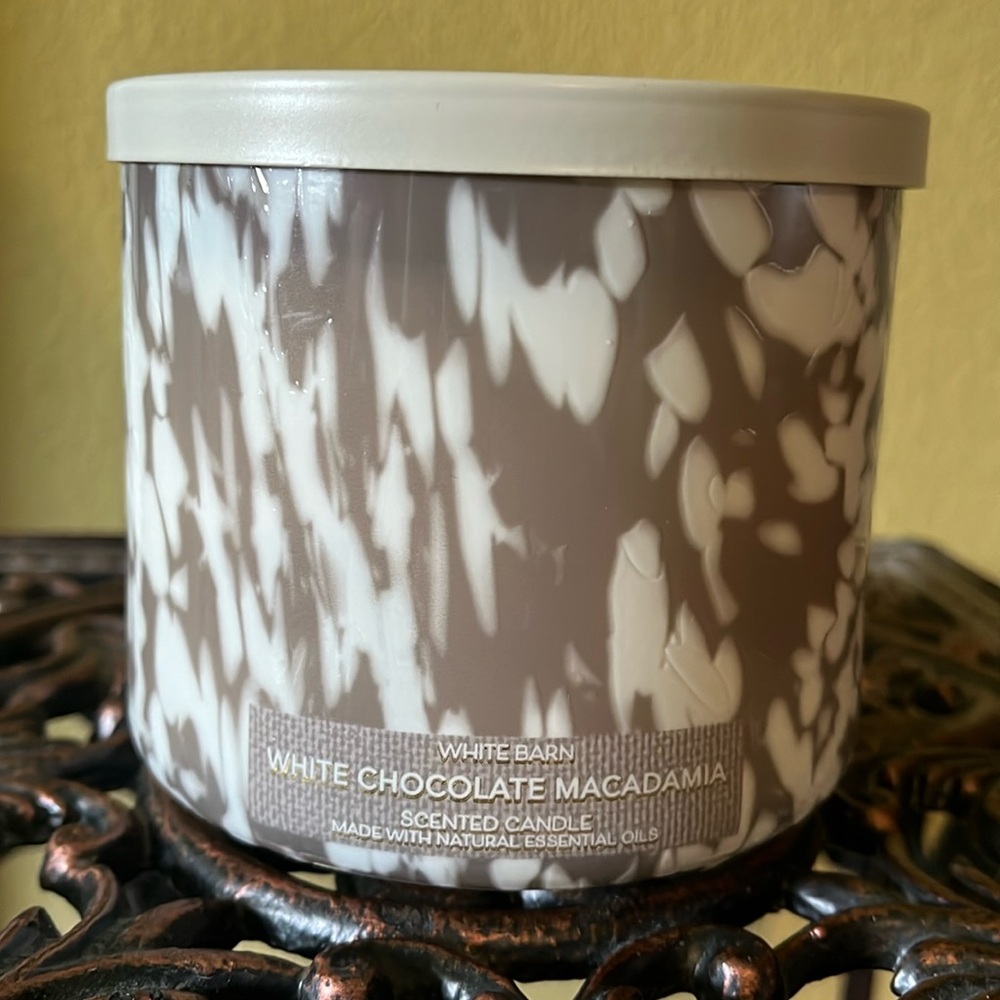 NIB WHITE CHOCOLATE MACADAMIA 3-wick candle from White Barn/Bath & Body Works
